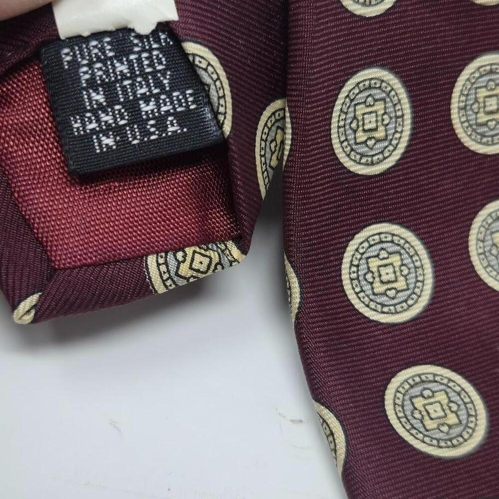 Keys &amp; Lockwood New York Burgundy Geometric Medallion Pure Silk Tie - Picture 4 of 6